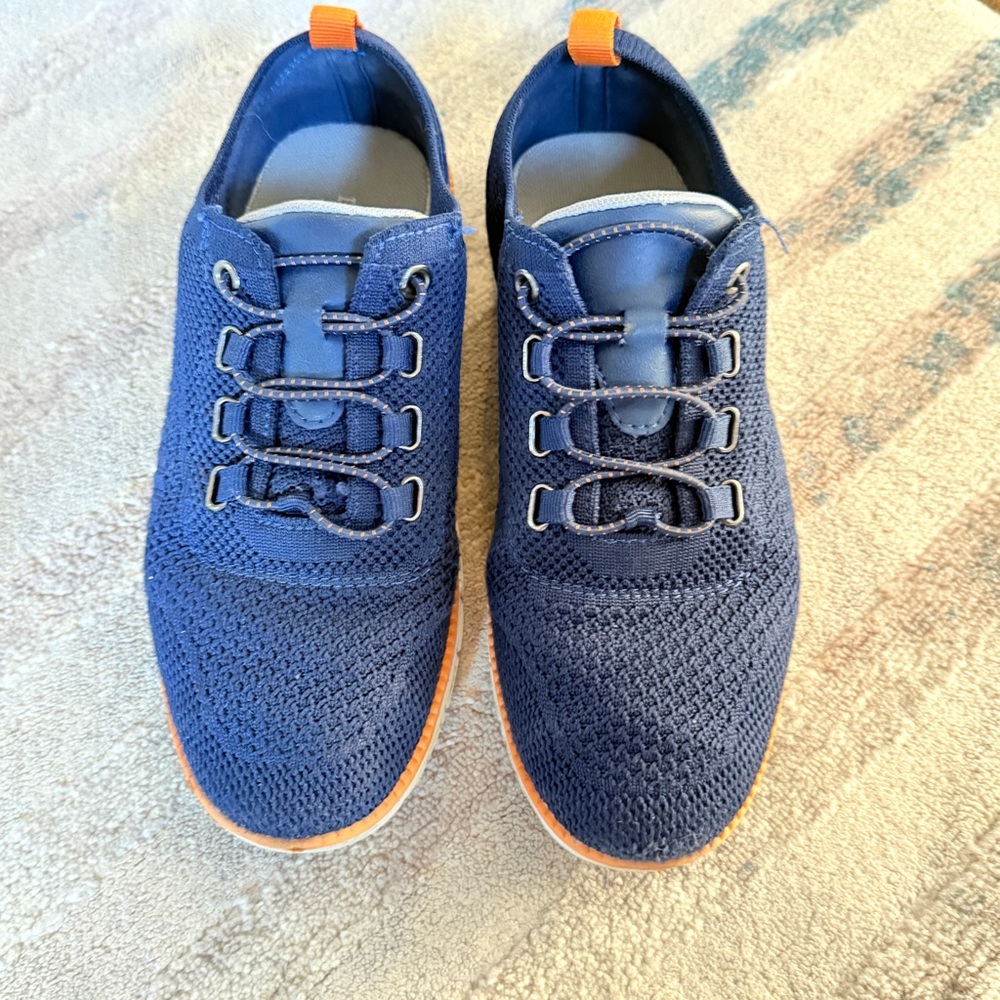Deer Stags Boys size 3 Little Boy sneakers slip on Knit Status Jr. bungee